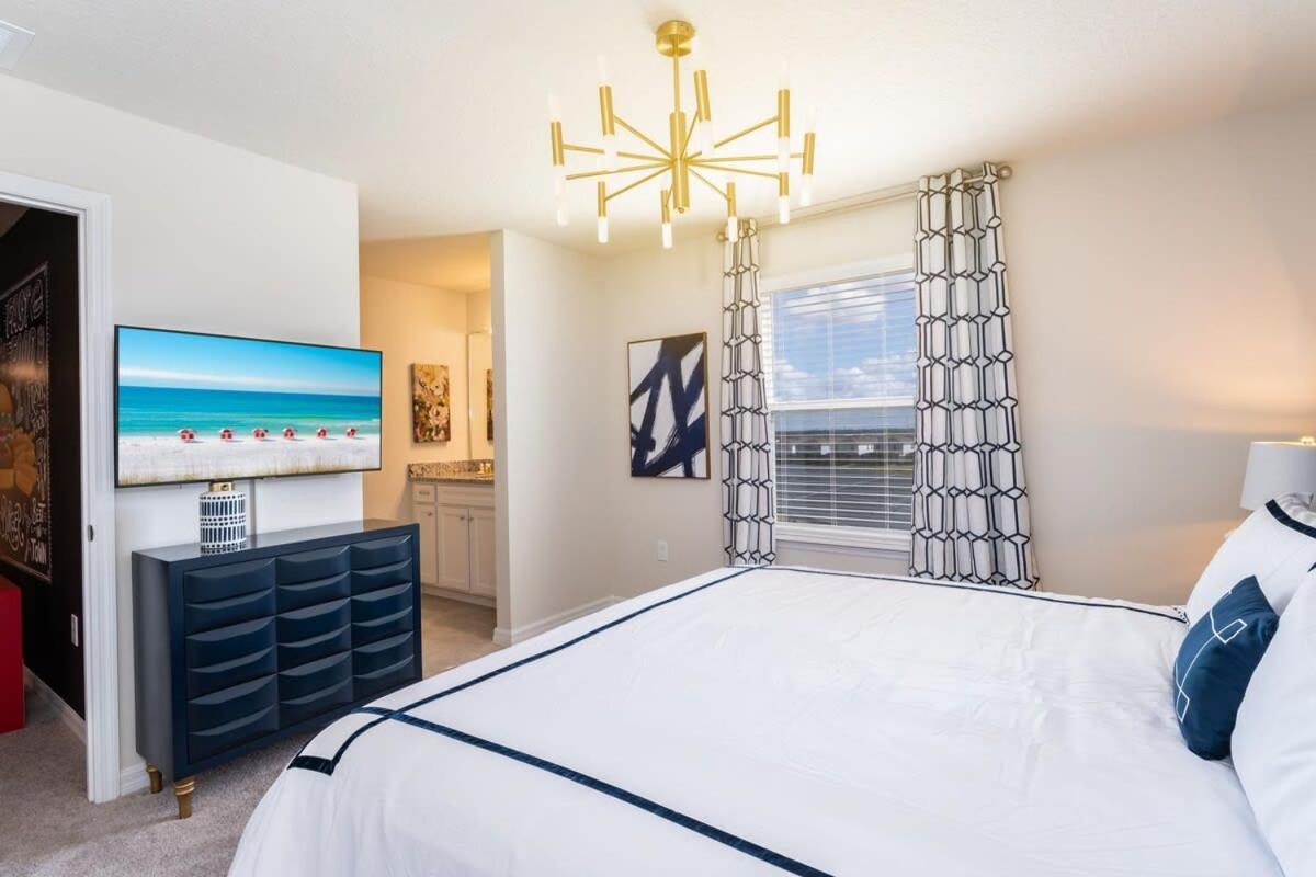 Beautiful New 8br W Theme Pool Game Holiday home *
