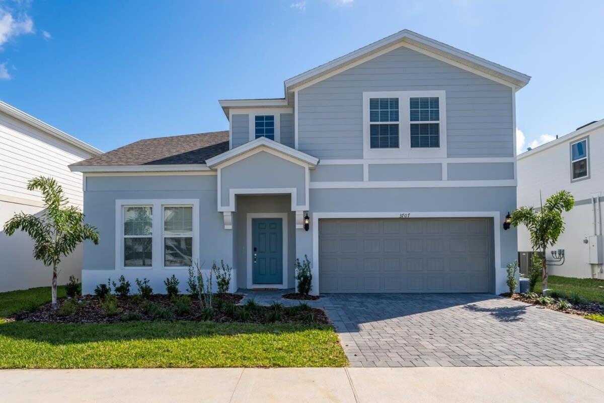 Beautiful New 8br W Theme Pool Game Holiday home Davenport