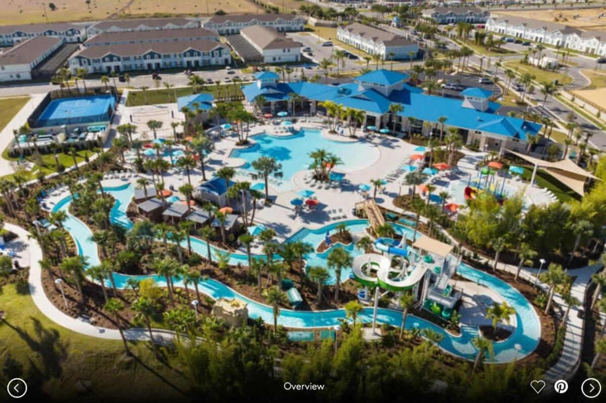 Beautiful New 8br W Theme Pool Game Holiday home Davenport
