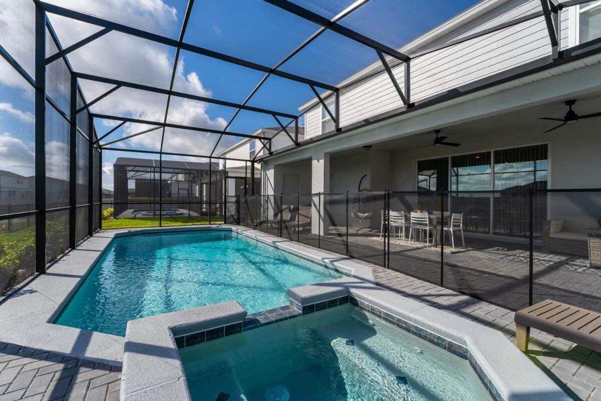 Holiday home Beautiful New 8br W Theme Pool Game *