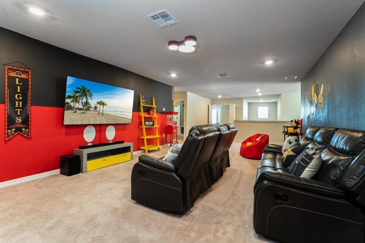 Holiday home Beautiful New 8br W Theme Pool Game Davenport