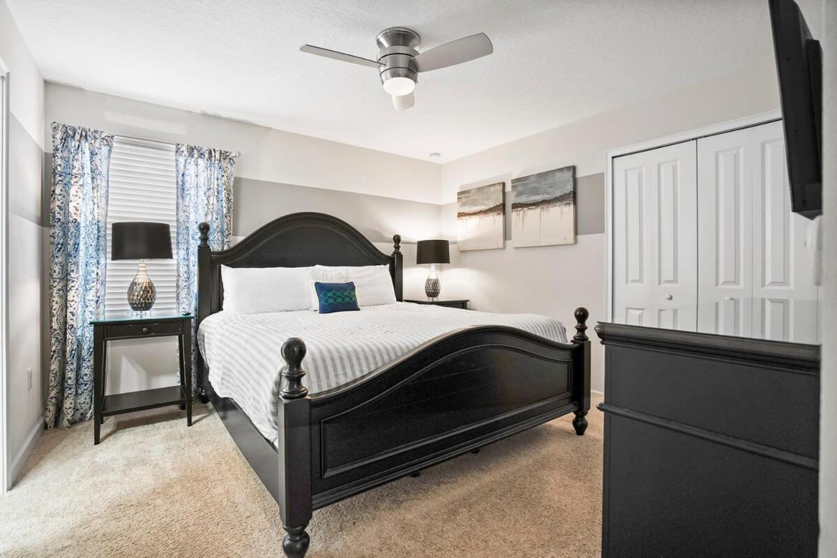 Awesome 8 Bedroom W Game Pool & Theater * Davenport