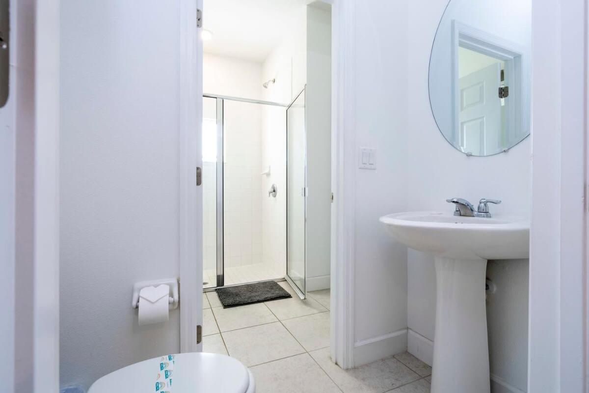 Splendid 4 Bedroom W Pool Close To 132 * Davenport