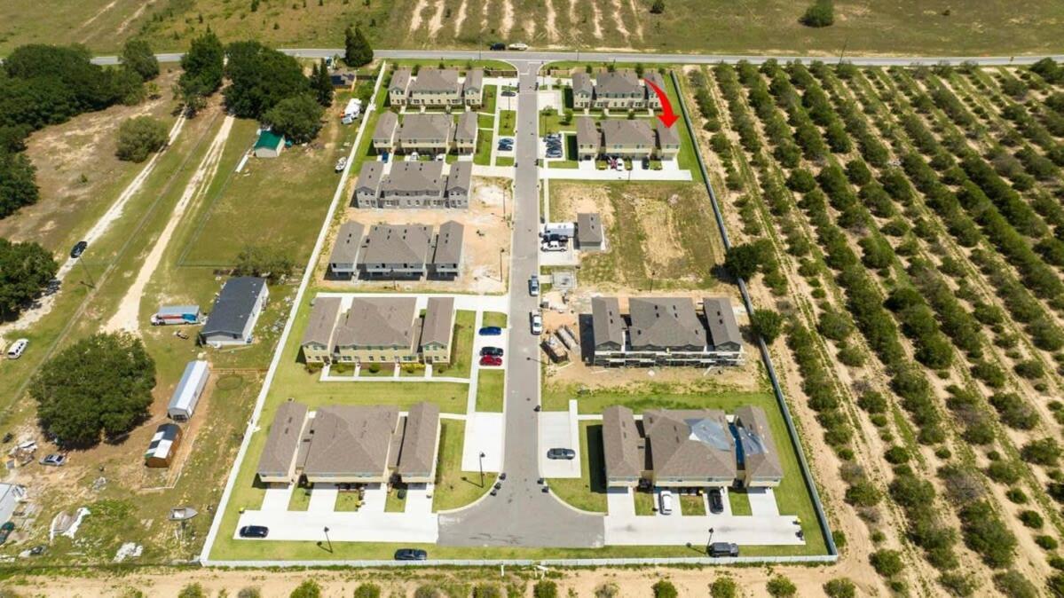 Splendid 4 Bedroom W Pool Close To 132 * Davenport