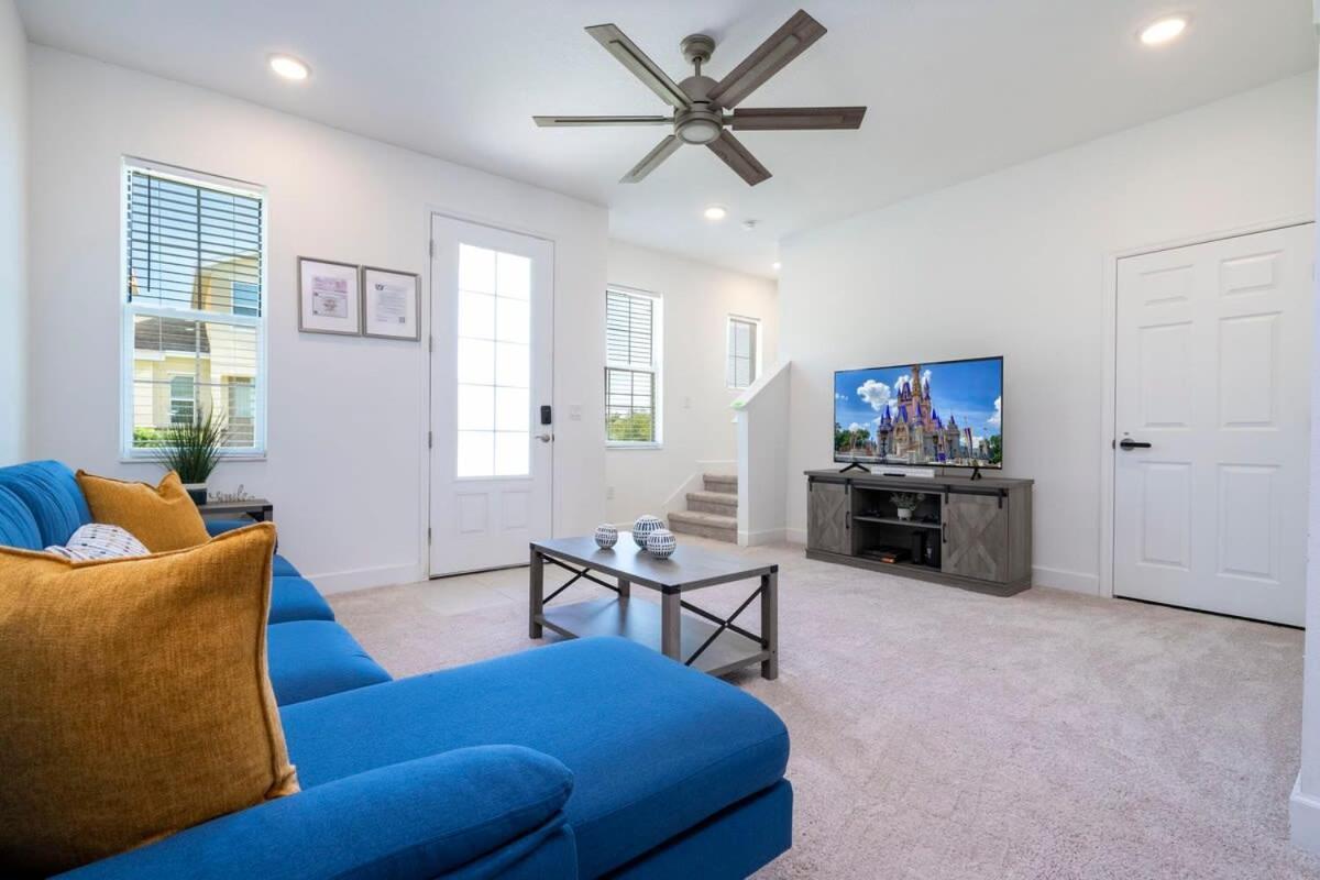 Splendid 4 Bedroom W Pool Close To 132 Davenport