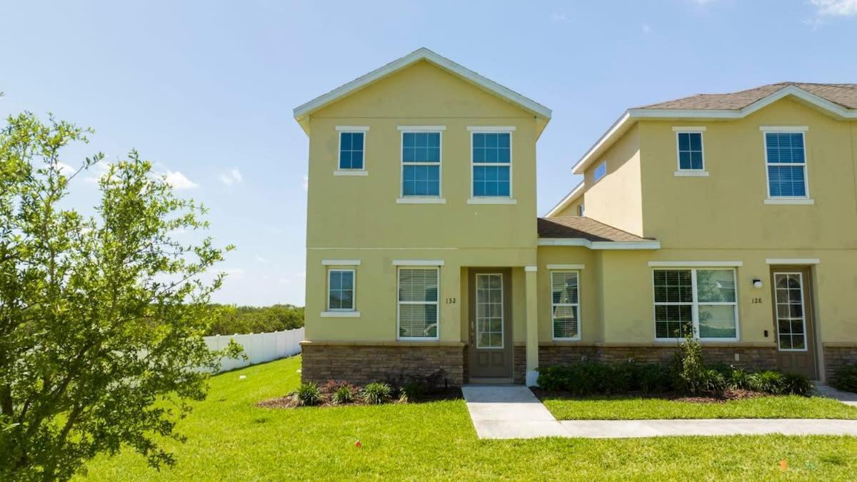 Splendid 4 Bedroom W Pool Close To 132 Holiday home