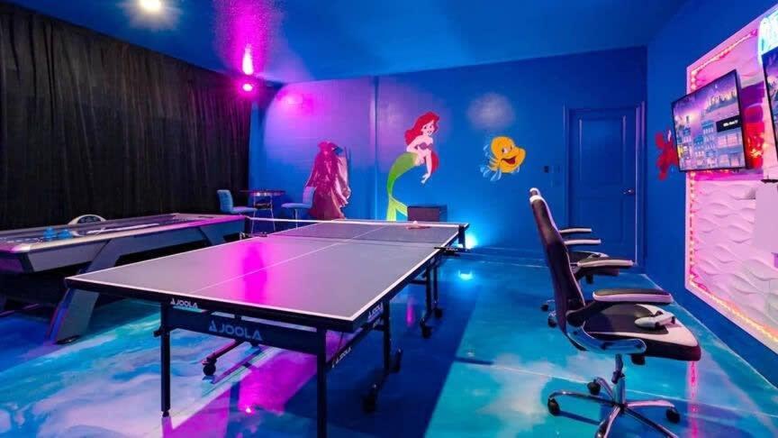 Under The Sea By W Pool Game * Davenport
