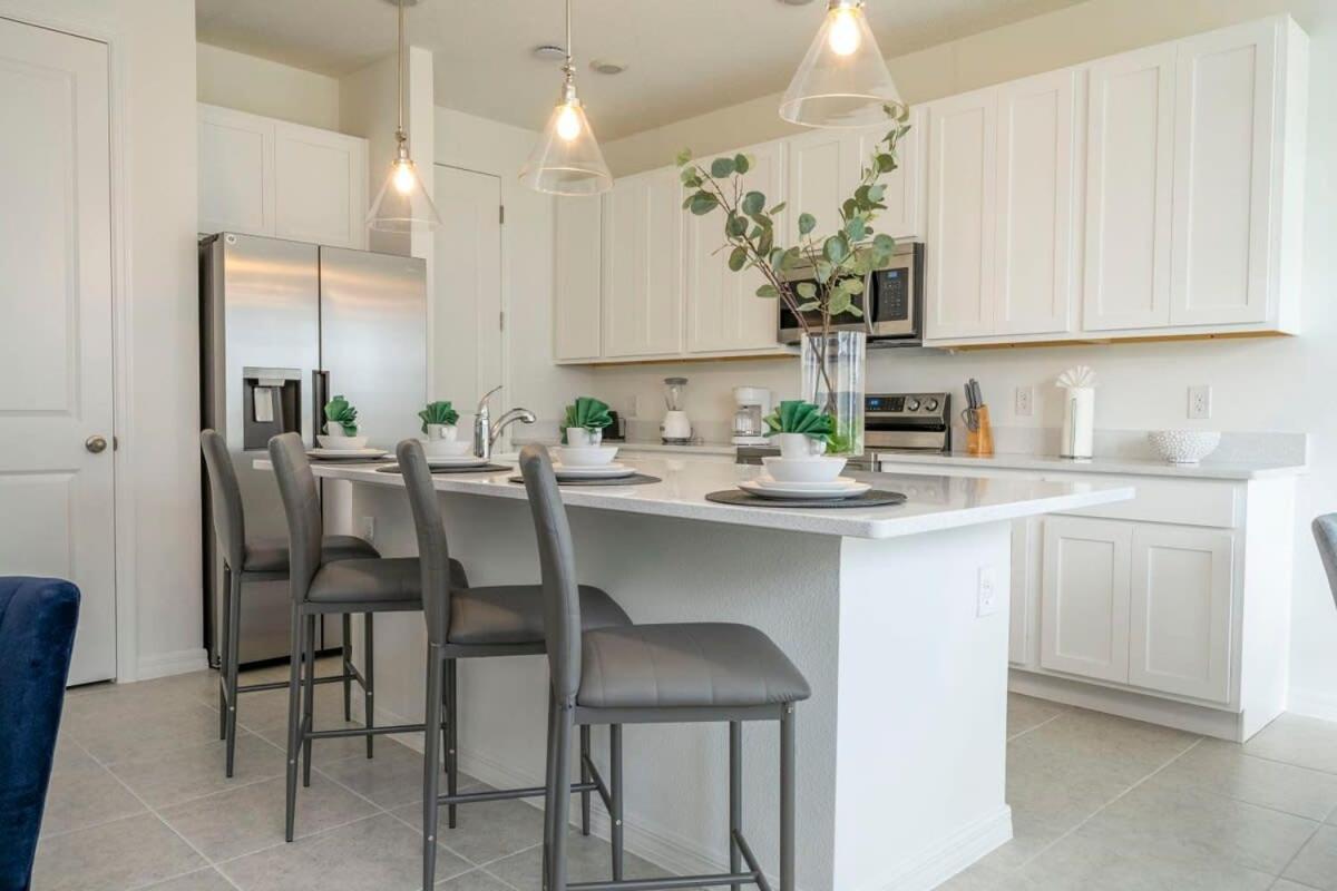 Charming 3bd Close To At Enclave 1021 Holiday home