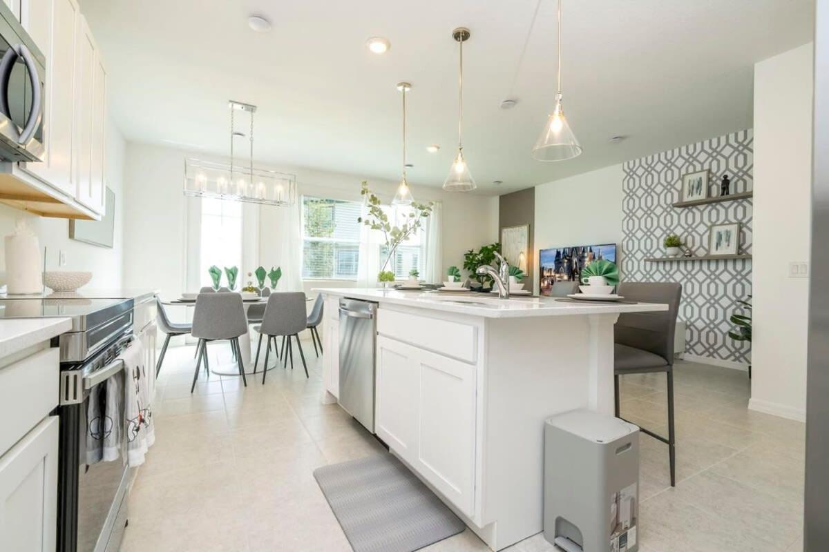 Holiday home Charming 3bd Close To At Enclave 1021