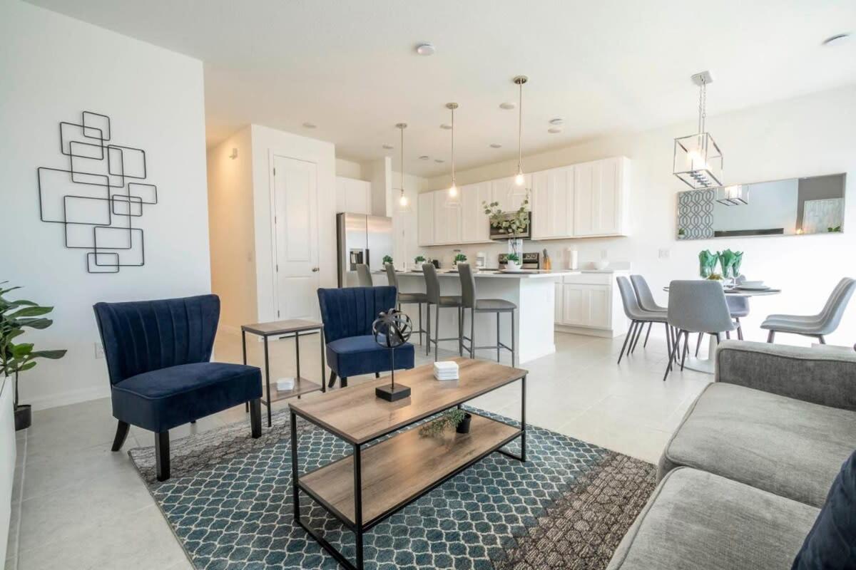 Charming 3bd Close To At Enclave 1021 Holiday home *