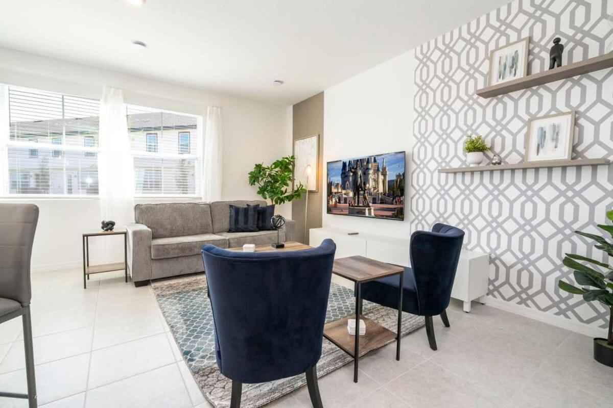 Charming 3bd Close To At Enclave 1021 Holiday home *