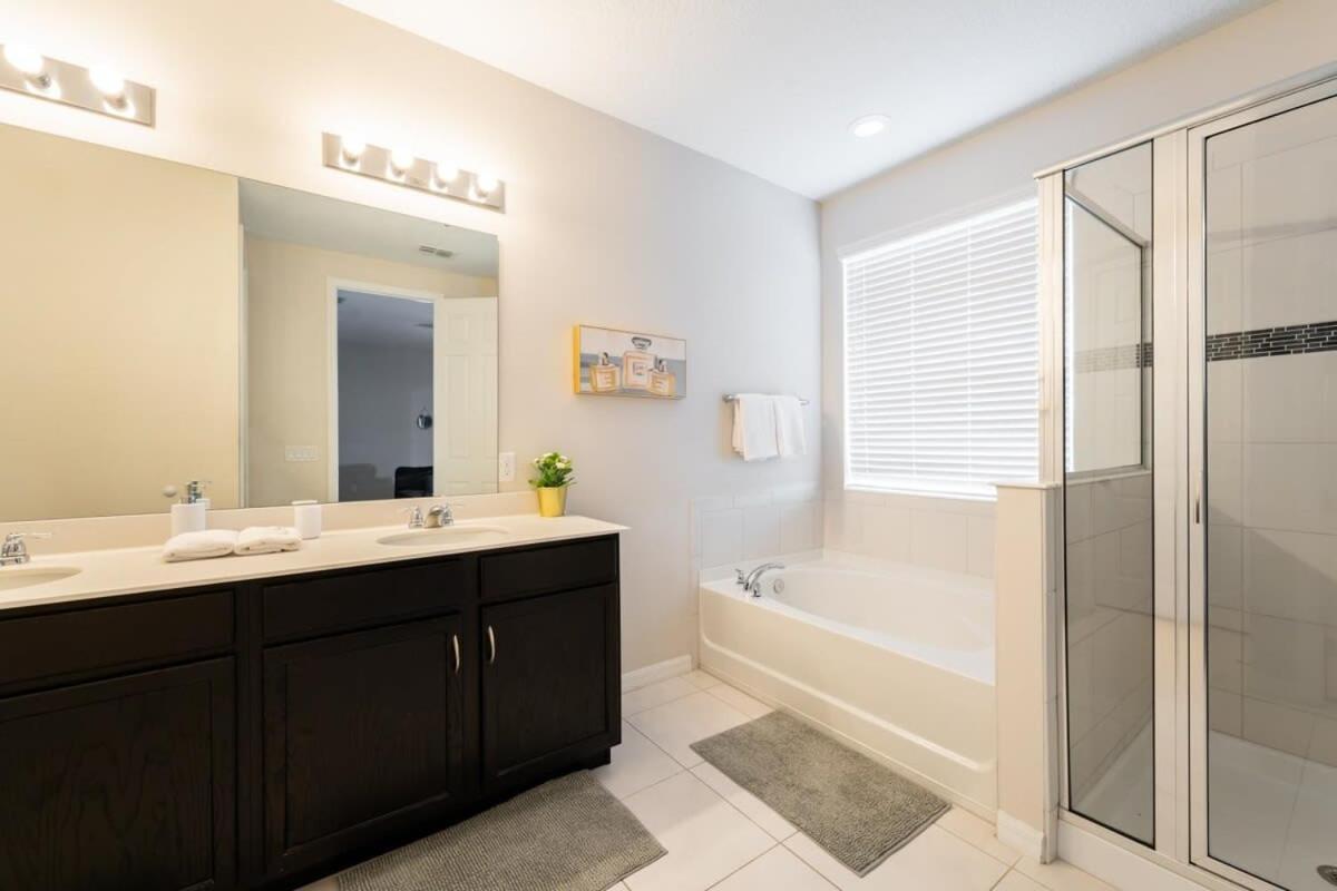 Gorgeous 7br W Pool Games Access Villa *