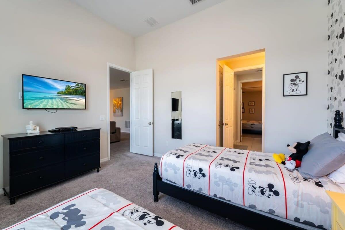 Gorgeous 7br W Pool Games Access Villa