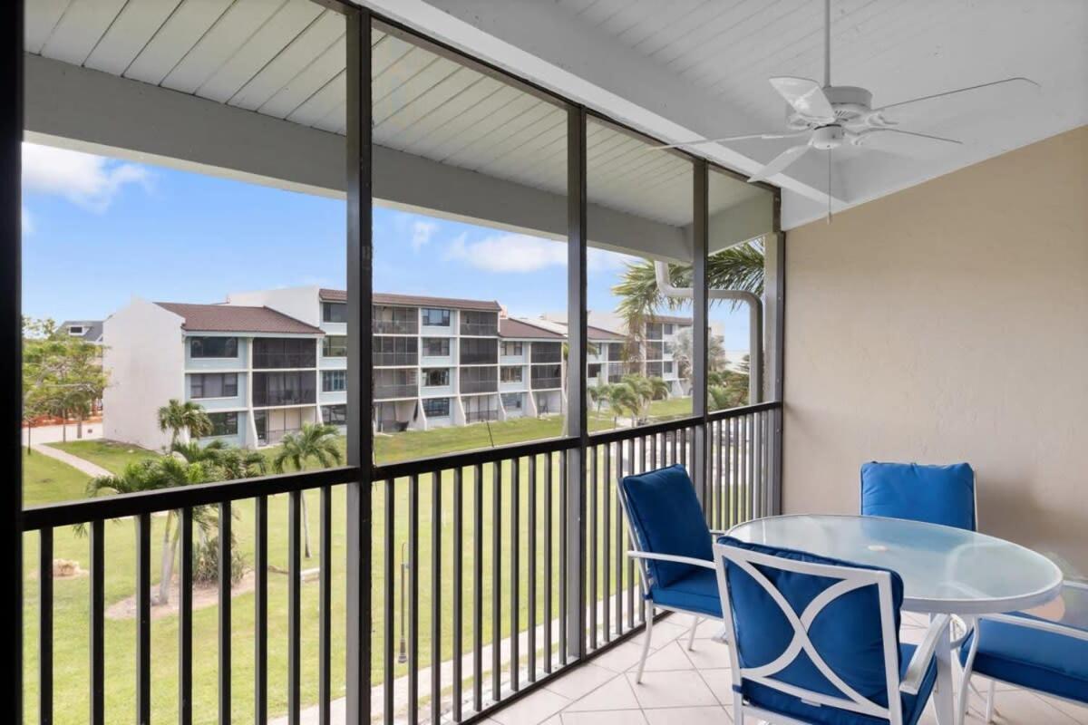 Holiday home Loggerhead 253- Beachfront W Vaulted Ceilings *