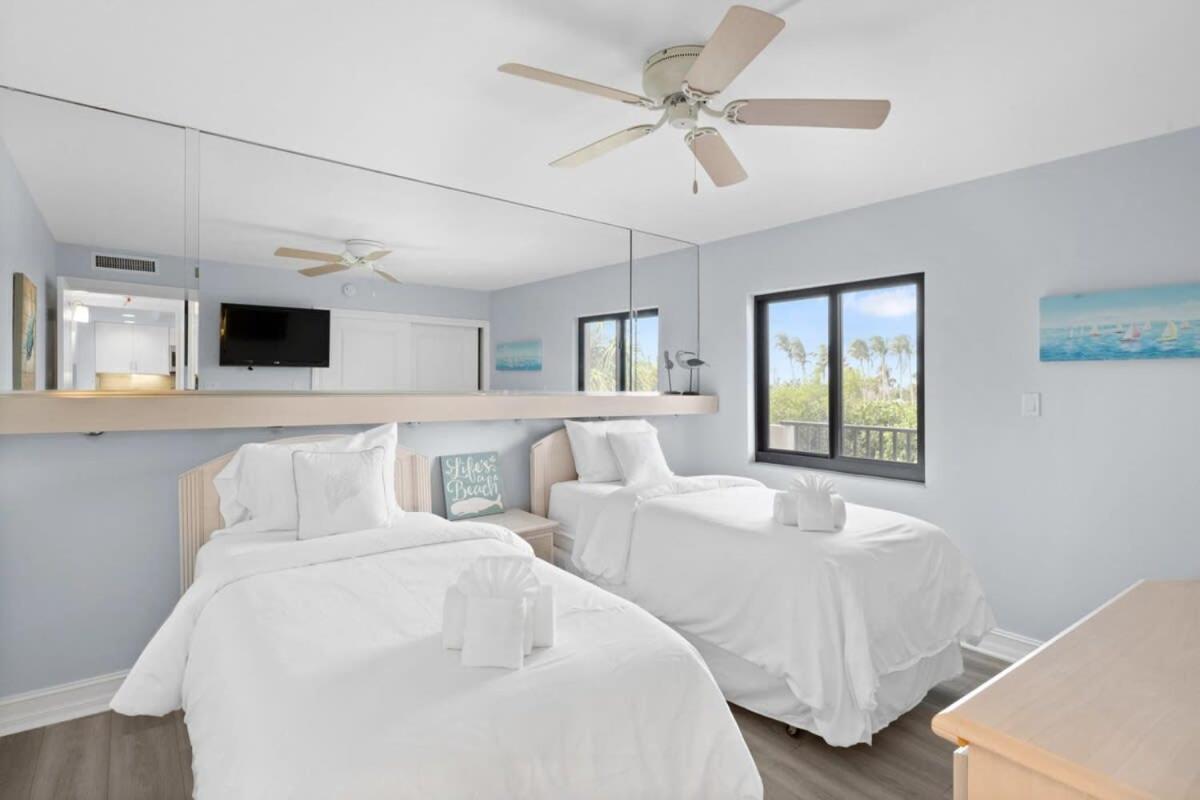 Holiday home Loggerhead 253- Beachfront W Vaulted Ceilings