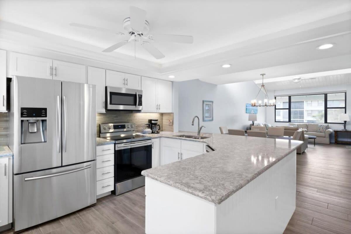Holiday home Loggerhead 253- Beachfront W Vaulted Ceilings