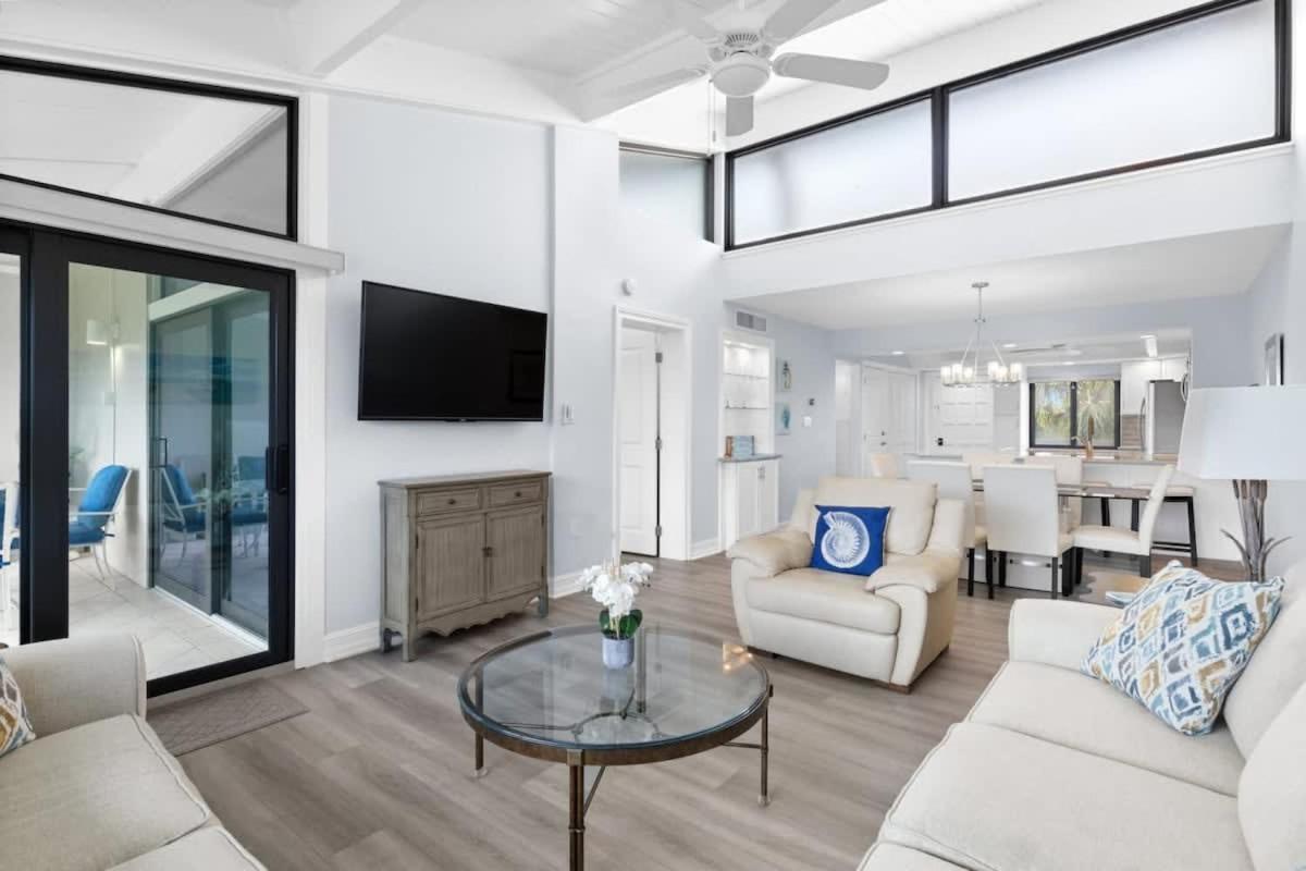 Loggerhead 253- Beachfront W Vaulted Ceilings * Sanibel