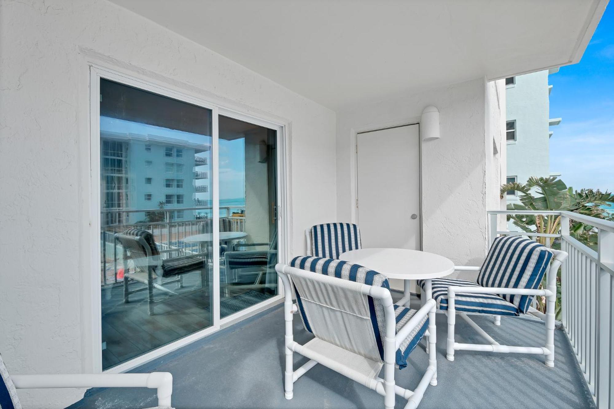 Holiday home Ocean View From Your Private Balcony With Direct Access To The No-drive Beach! *