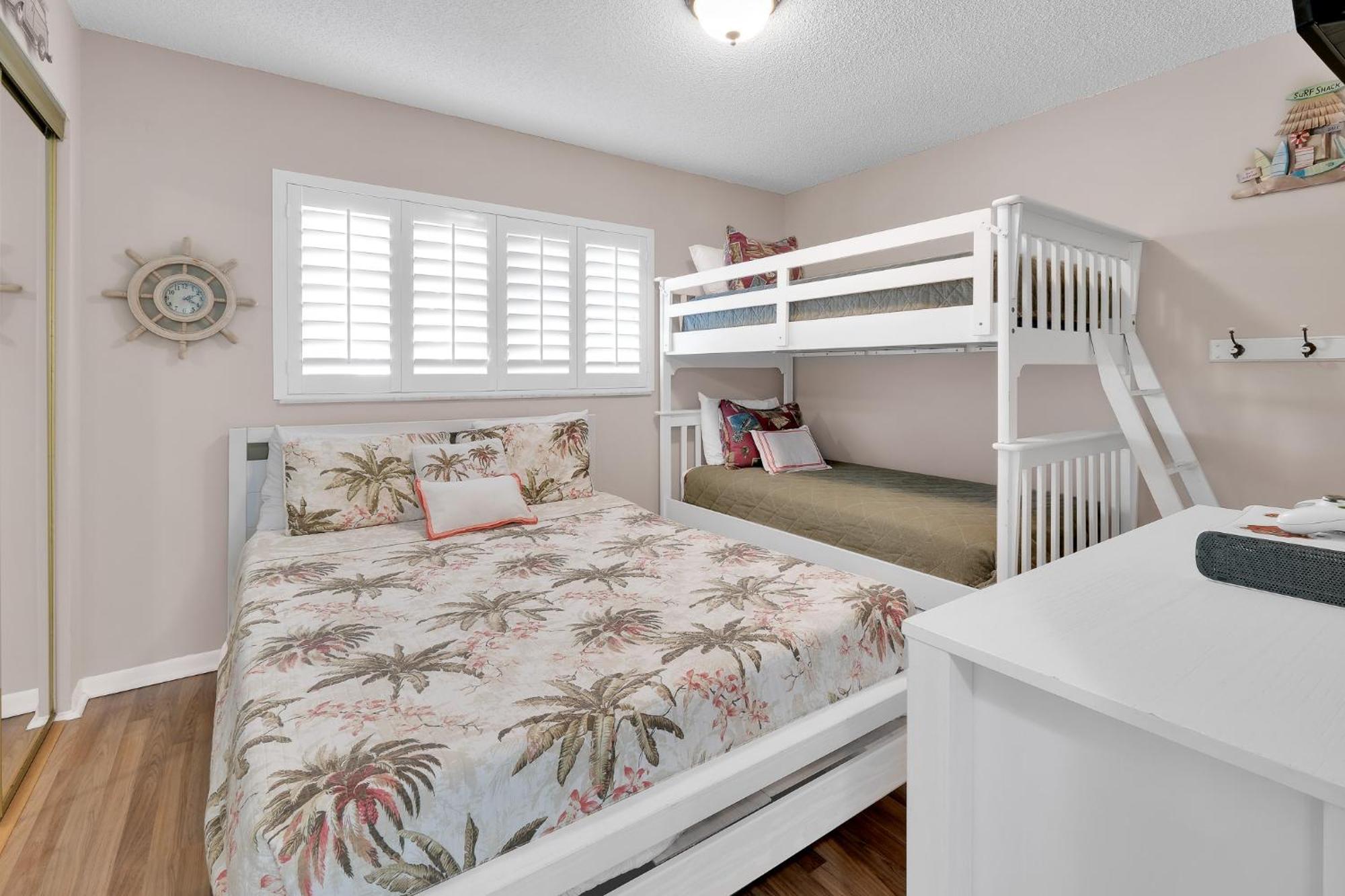 Holiday home Ocean View From Your Private Balcony With Direct Access To The No-drive Beach!