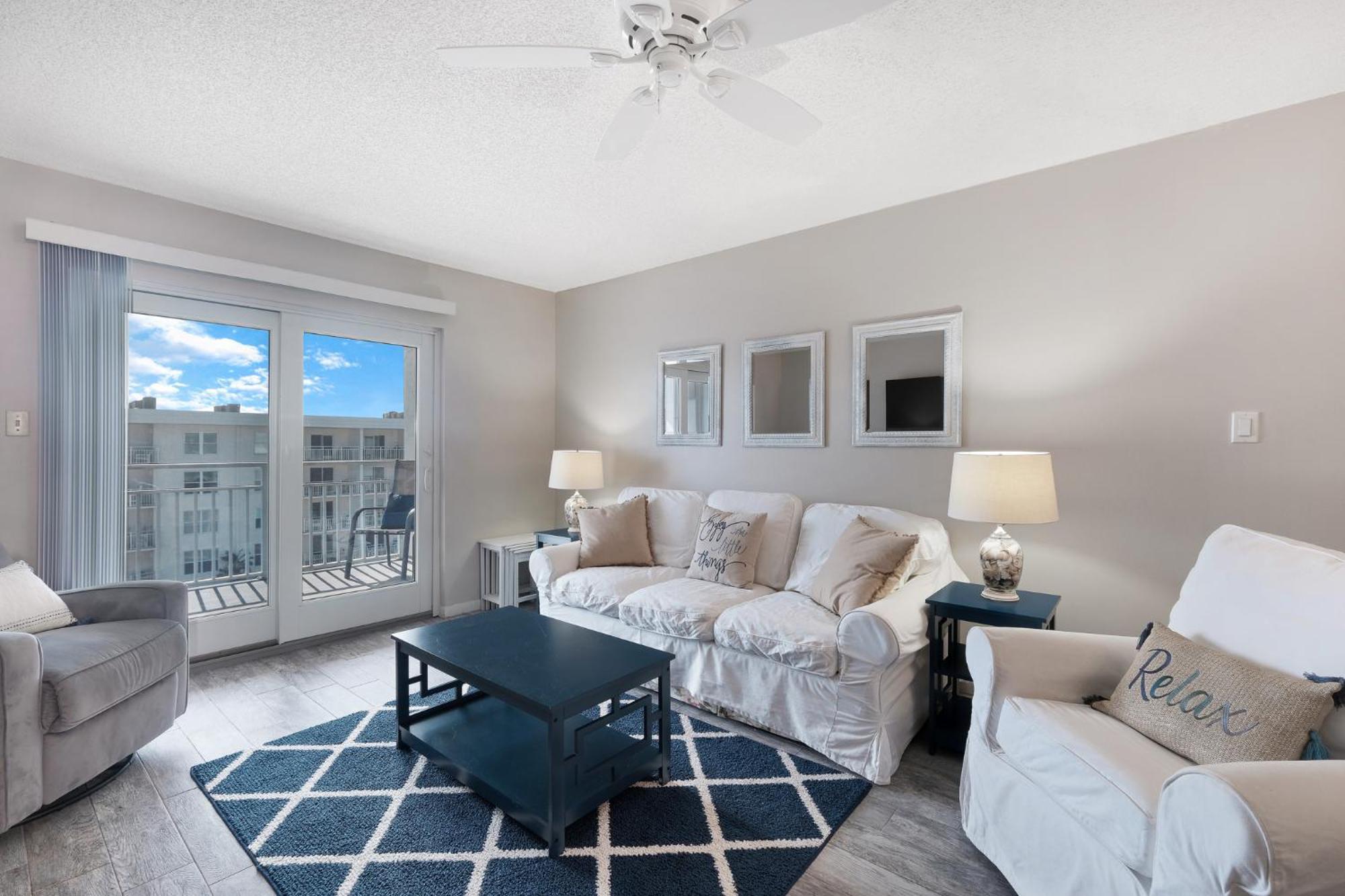 Amazing Views Of The Ocean And Pool From Floor Retreat! New Smyrna Beach