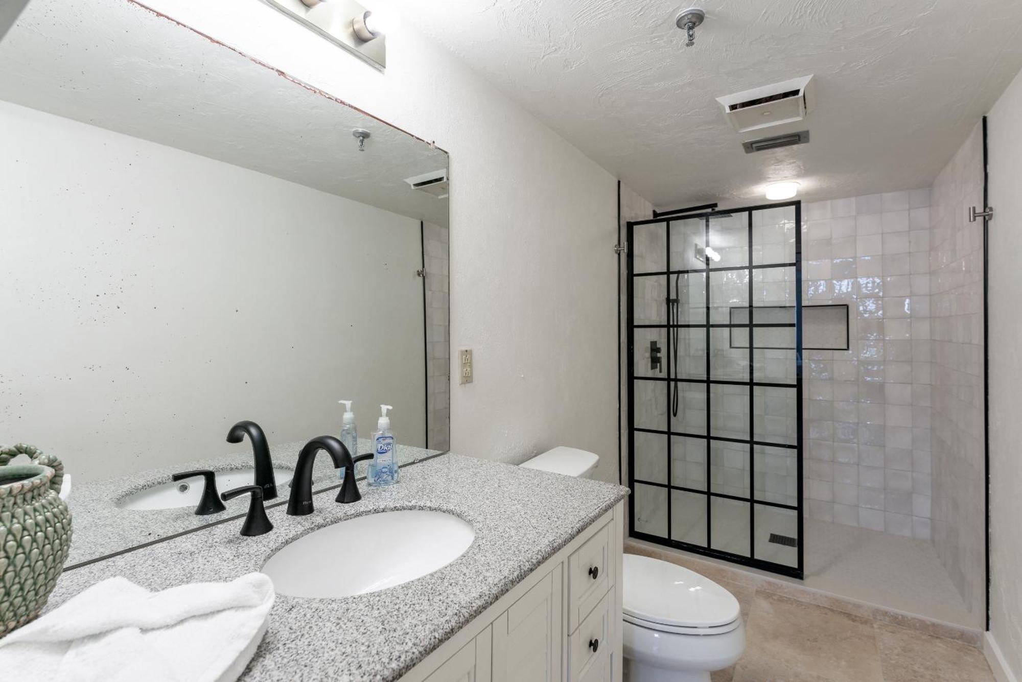 Luxury, Direct Oceanfront Unit And Balcony, Southeast Corner, Heated Pool, Garage Parking Ormond Beach