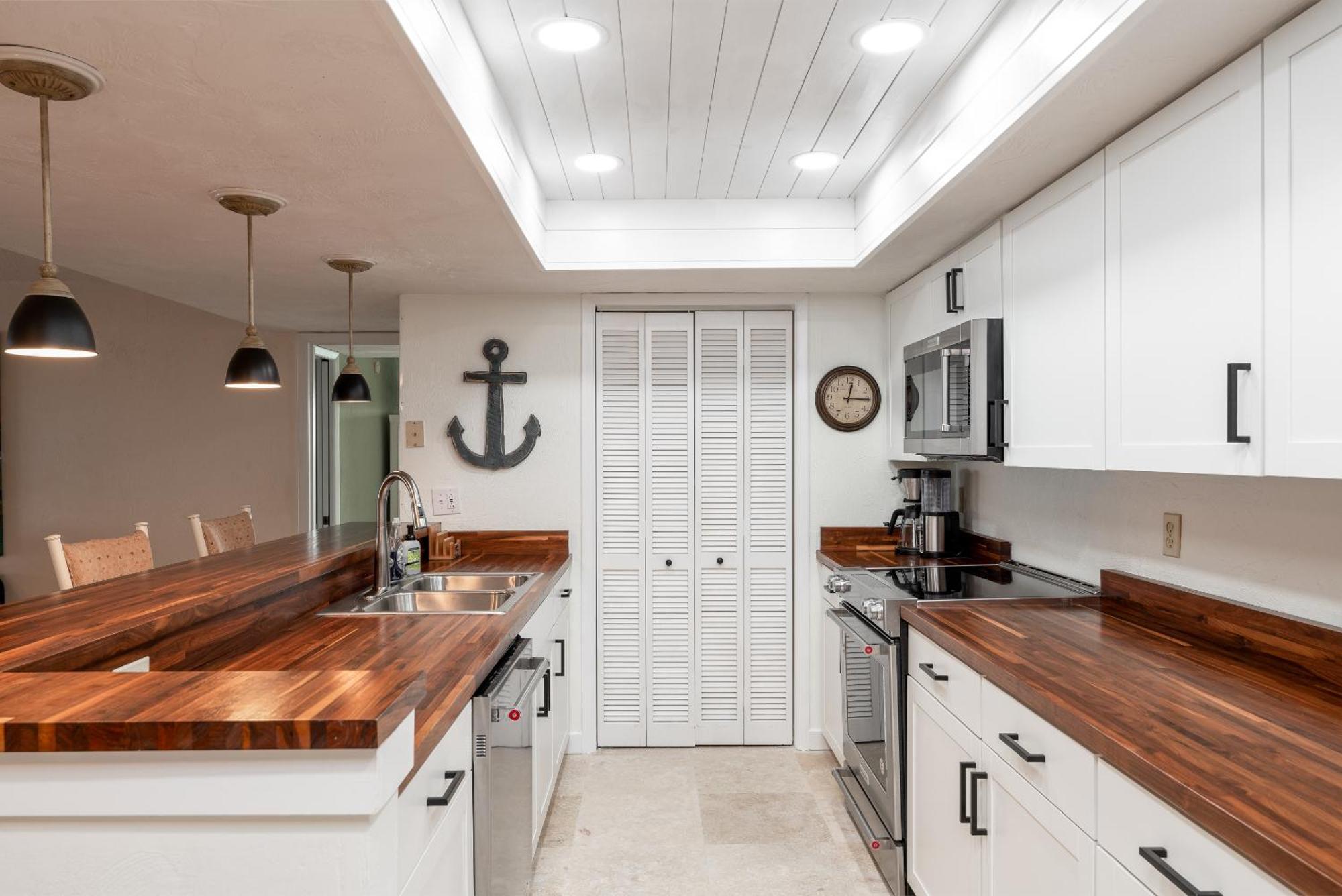 Luxury, Direct Oceanfront Unit And Balcony, Southeast Corner, Heated Pool, Garage Parking * Ormond Beach