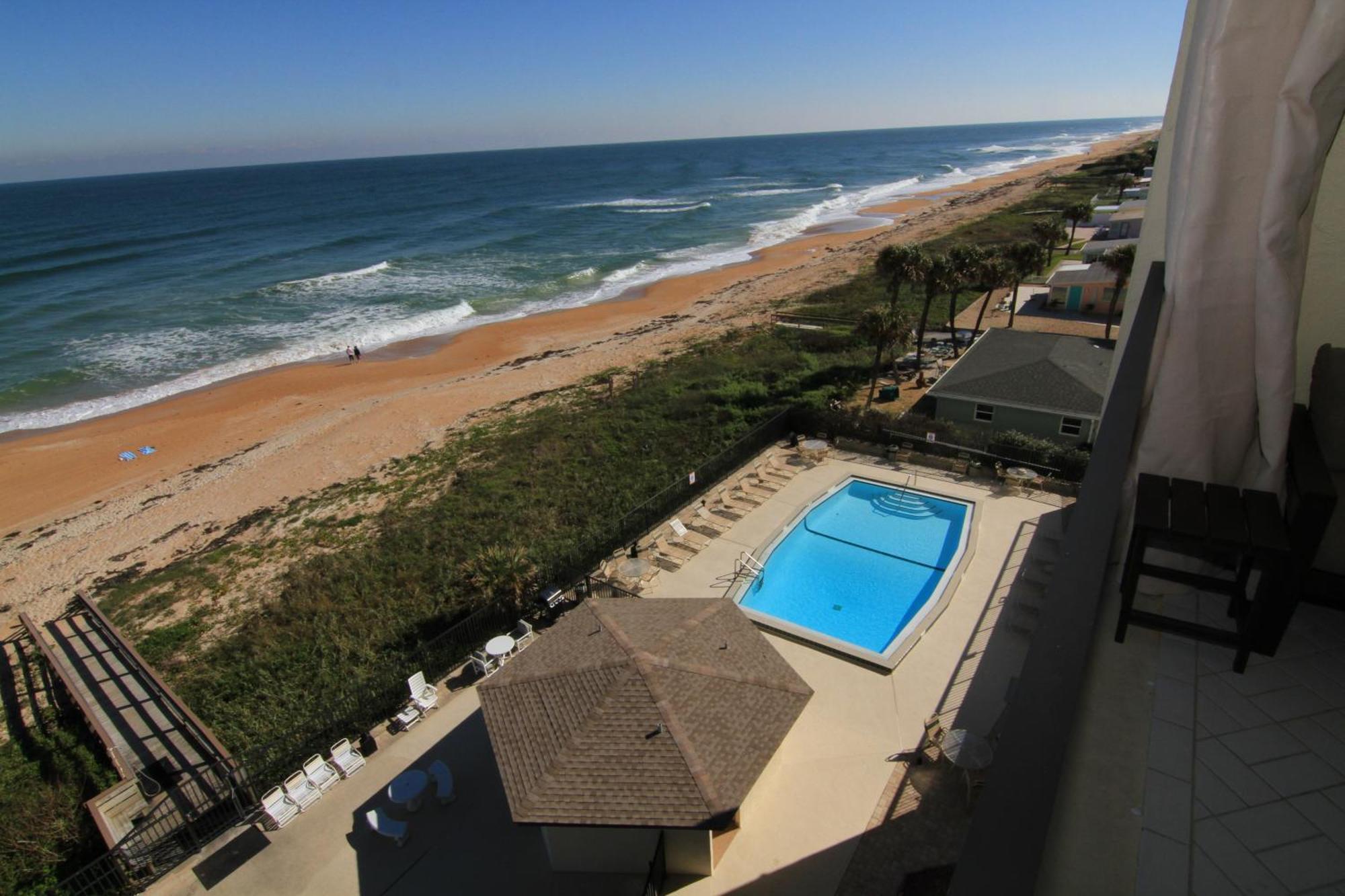 Holiday home Luxury, Direct Oceanfront Unit And Balcony, Southeast Corner, Heated Pool, Garage Parking