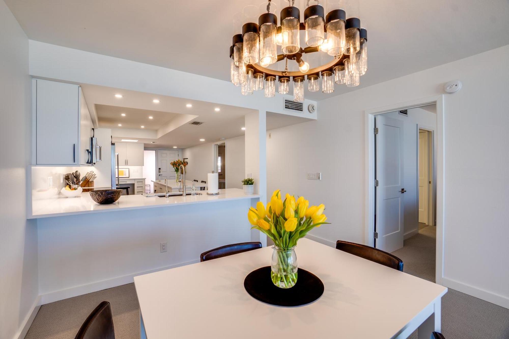 Bella Luna, 2 Bed And 2 Bath Beachfront Holiday home *
