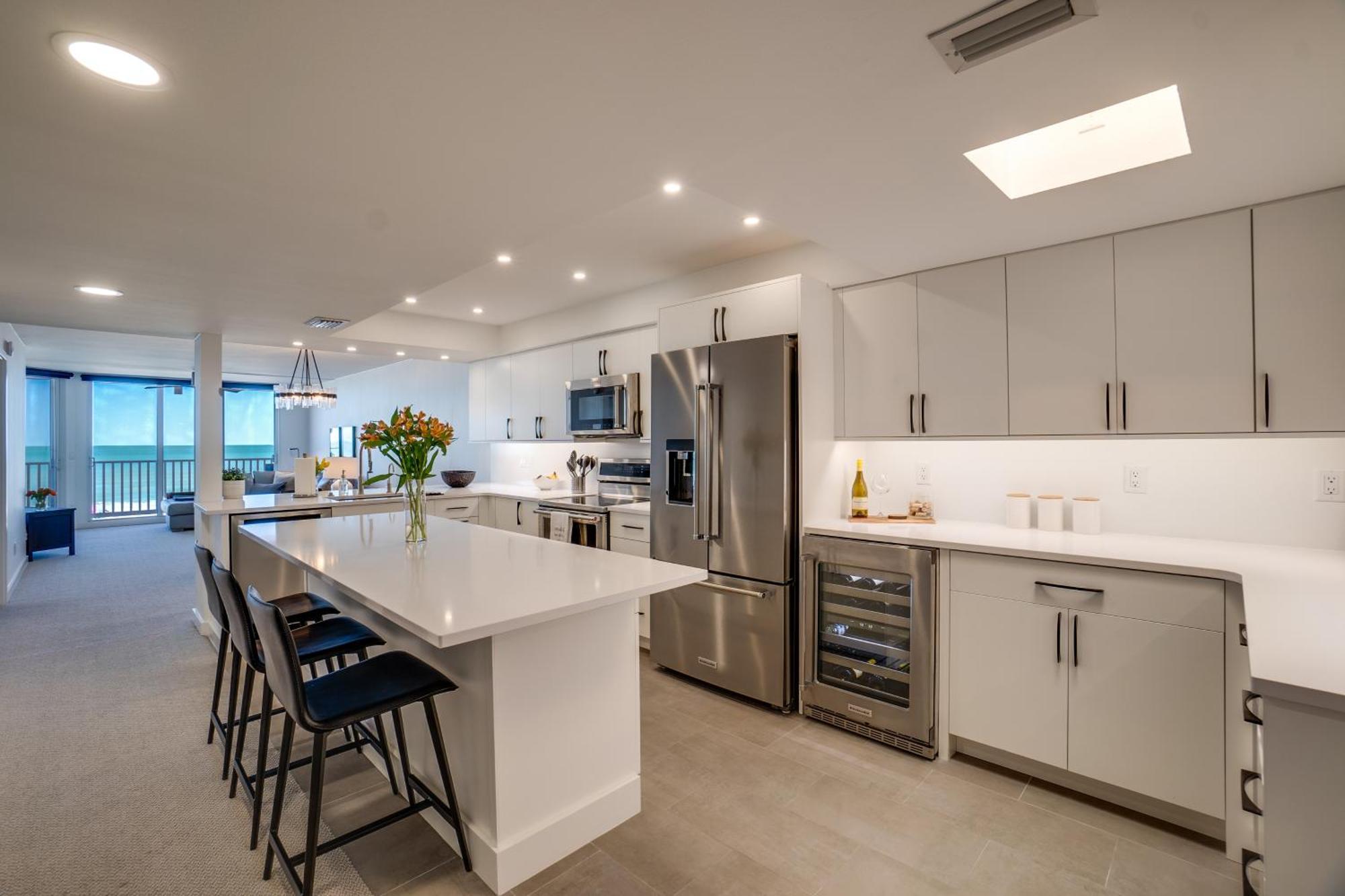 Bella Luna, 2 Bed And 2 Bath Beachfront Holiday home Bradenton Beach
