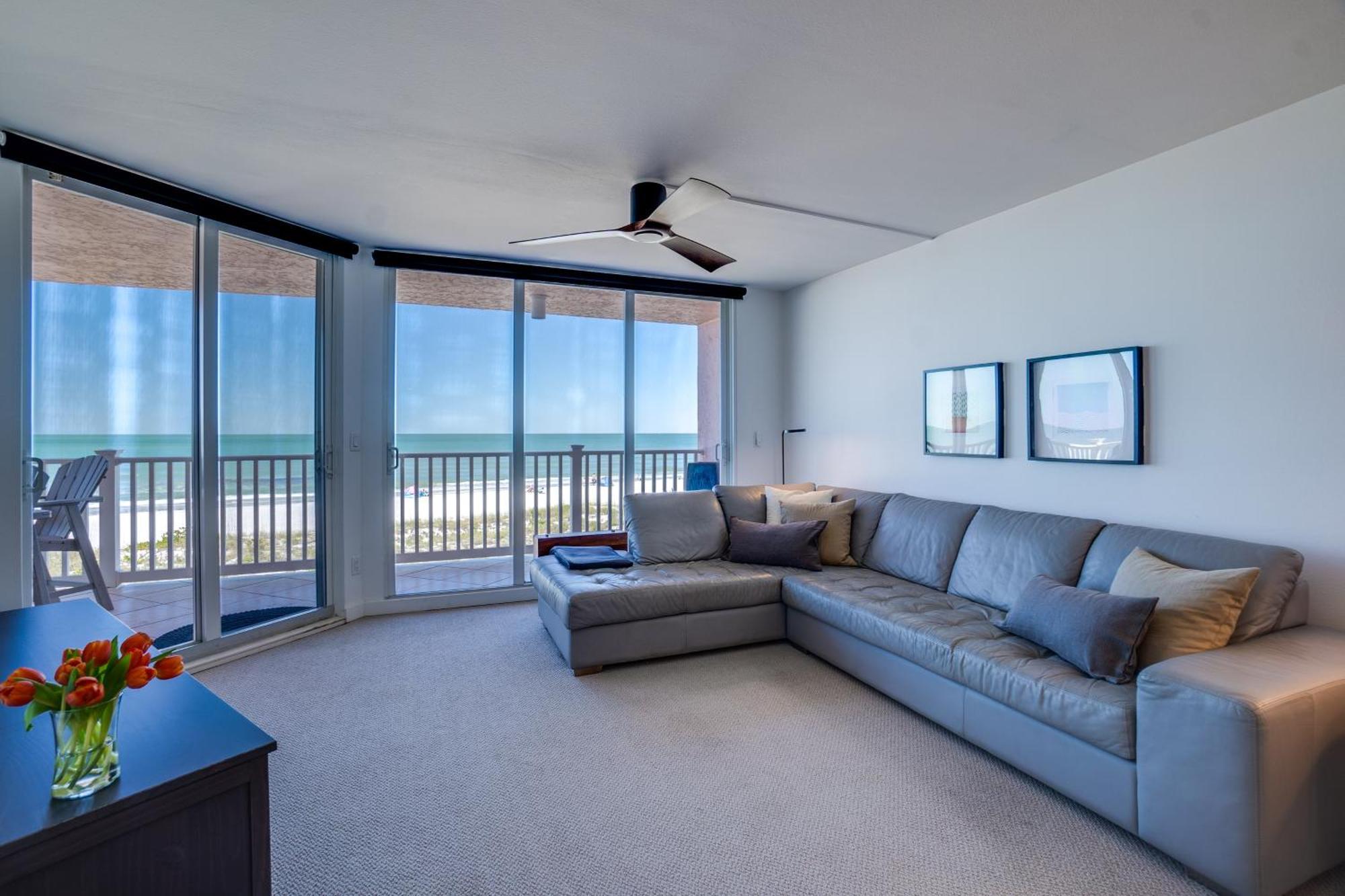 Bella Luna, 2 Bed And 2 Bath Beachfront * Bradenton Beach