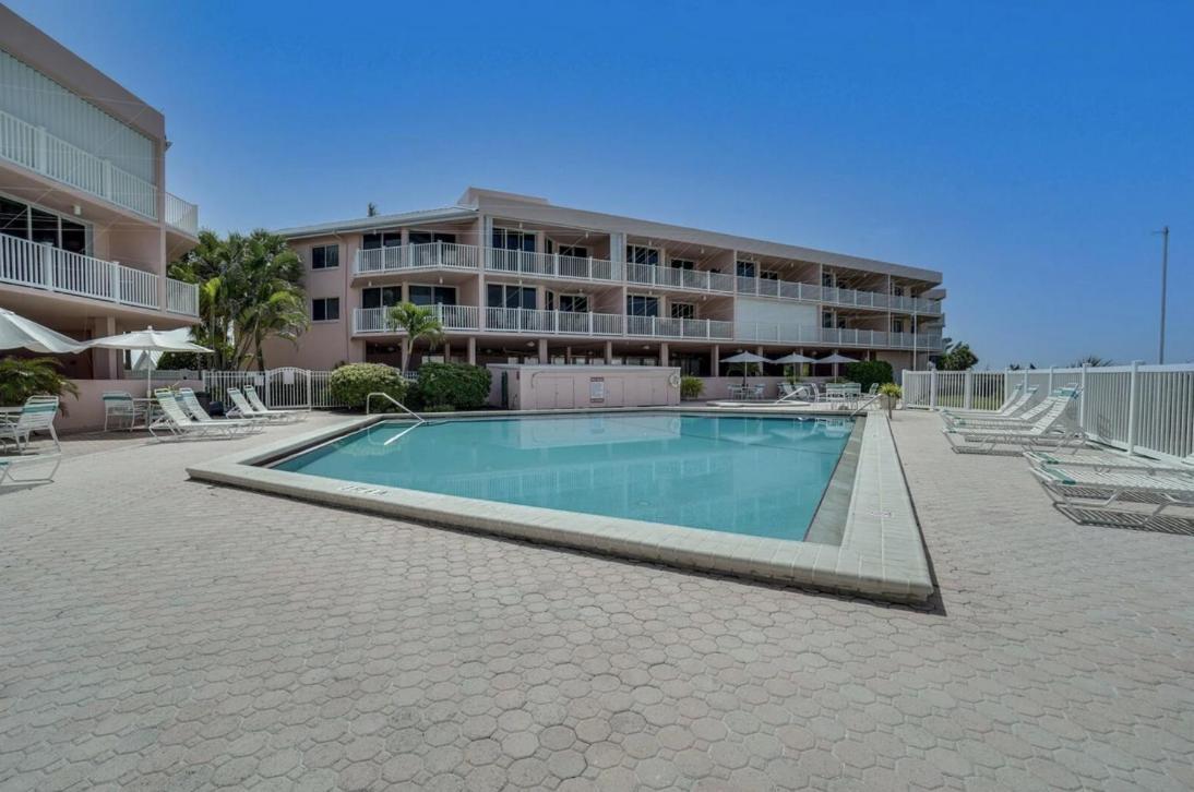 Holiday home Bella Luna, 2 Bed And 2 Bath Beachfront Bradenton Beach