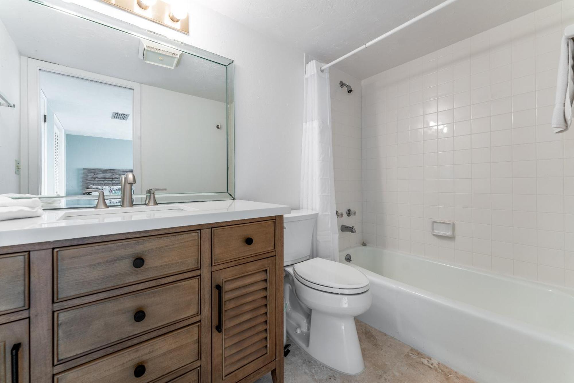 Holiday home Luxury, Direct Oceanfront Unit And Balcony, Southeast Corner, Heated Pool, Garage Parking