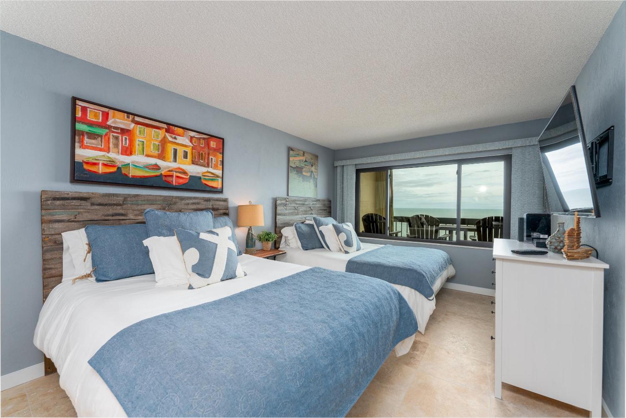Holiday home Luxury, Direct Oceanfront Unit And Balcony, Southeast Corner, Heated Pool, Garage Parking Ormond Beach
