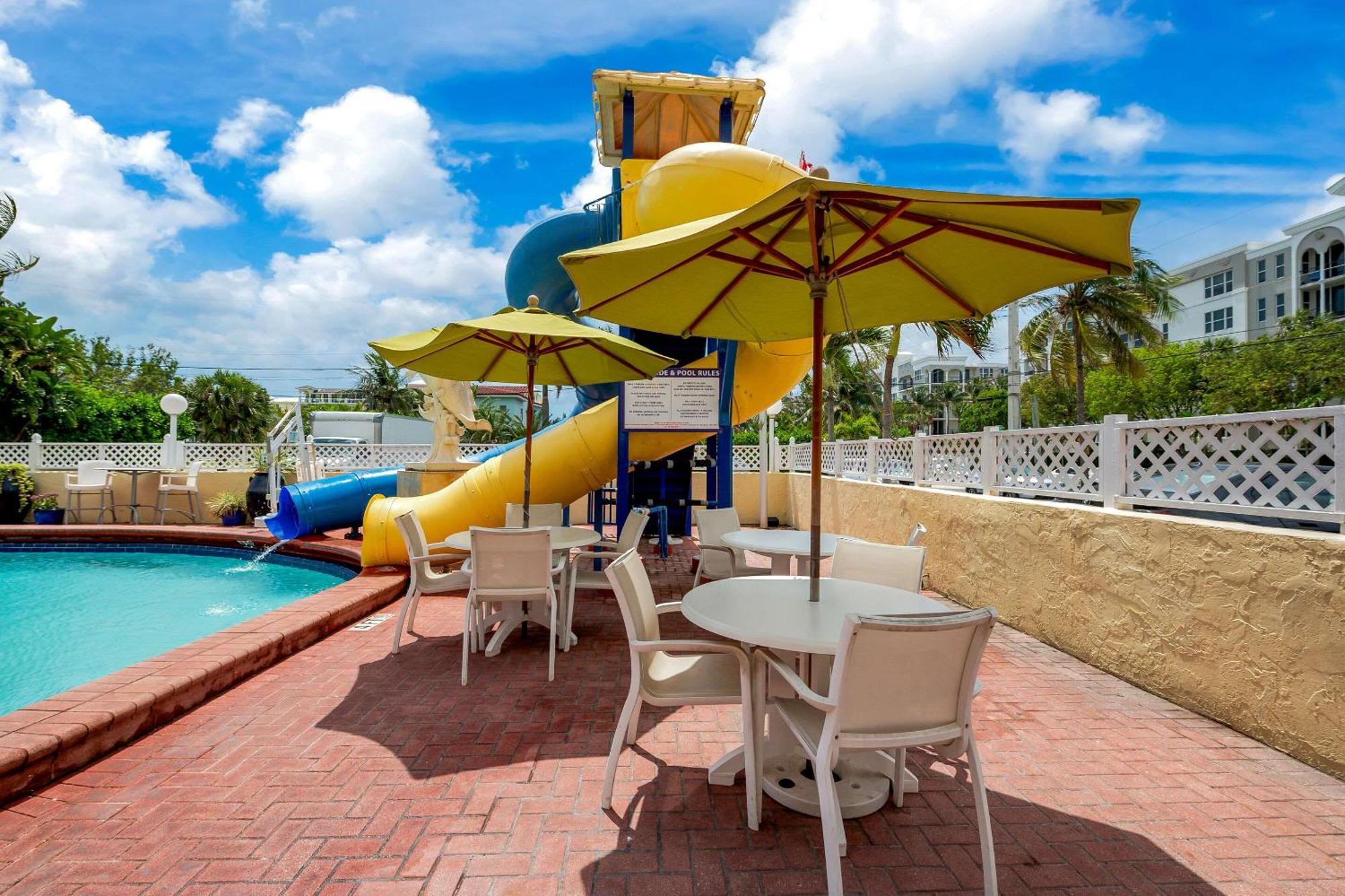 Comfort Oceanside Deerfield 3*