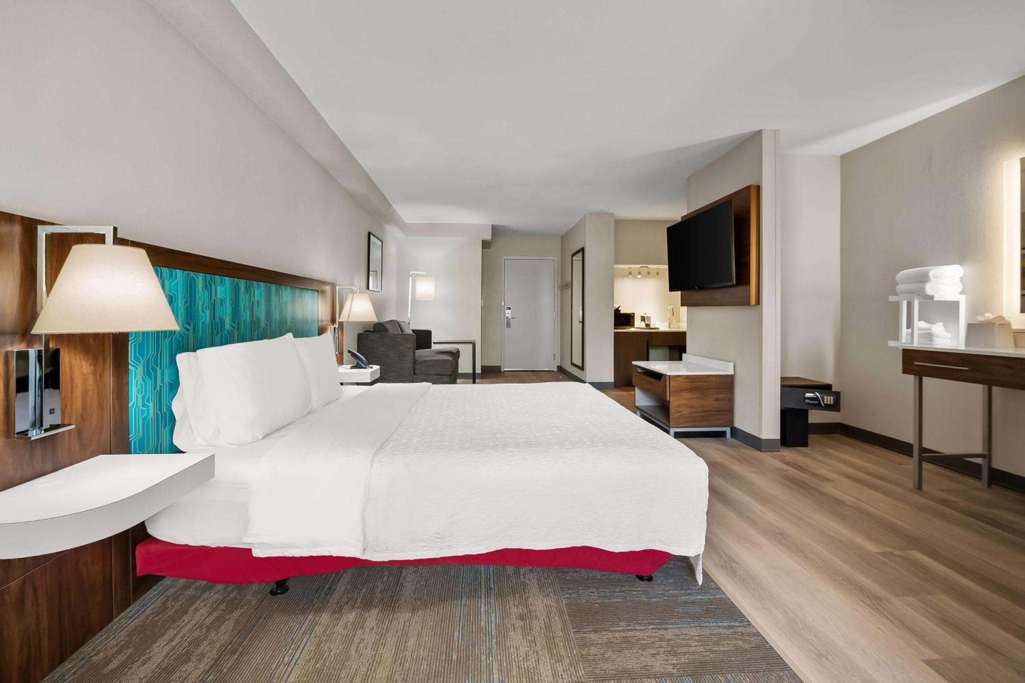 Hampton Lauderdale 3*