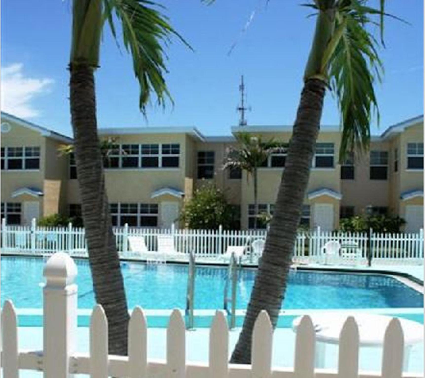 Resort Barefoot Clearwater Beach