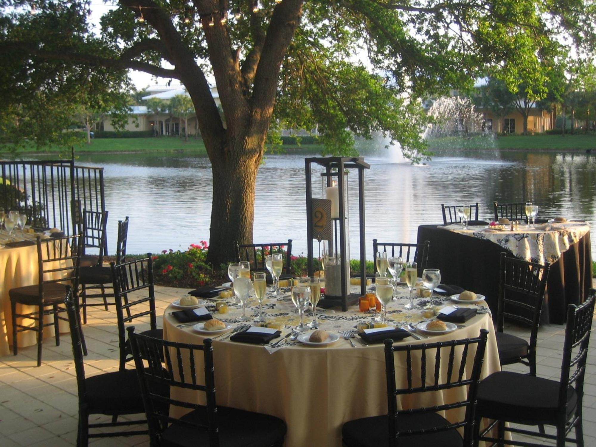 Hotel At Pelican Bay 4*