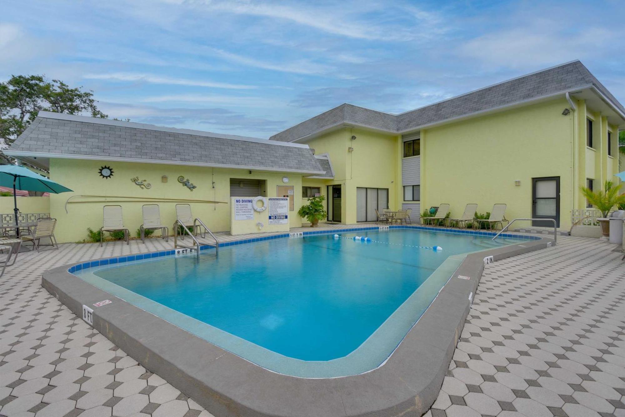 Apartment Siesta Key With Heated Pool Less Than 1 Mi To *