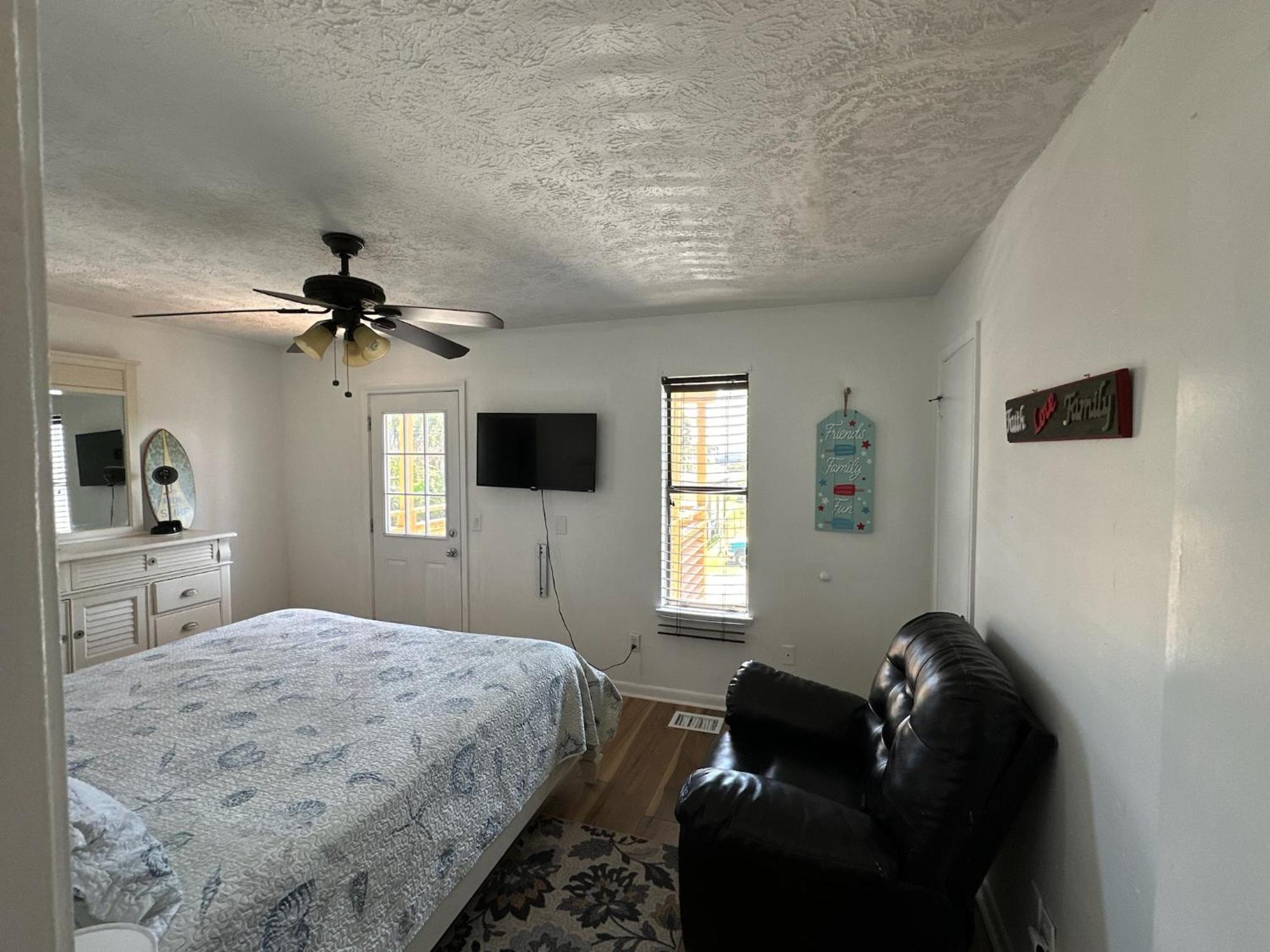 Holiday home Oceanview Oasis - Relax With Hot Tub, Breakfast, Fire Pit & Putting Green! Panama City Beach