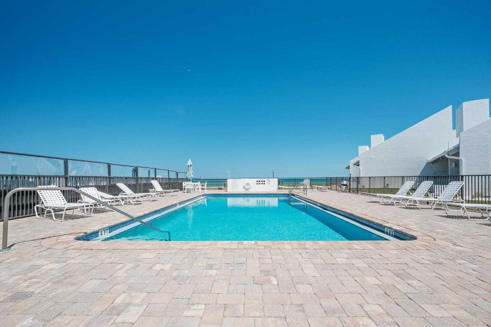 Holiday home Ground Floor Beachfront With Steps To The And Pool & Access *