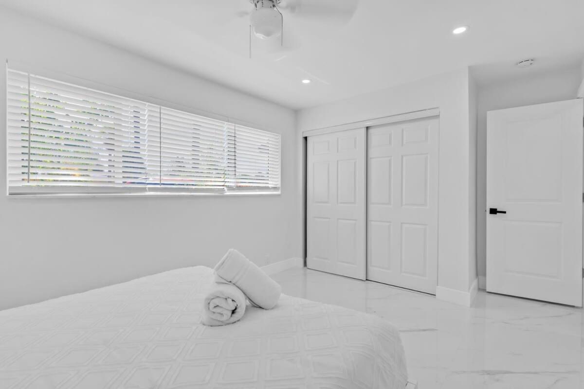 Holiday home Pompano Gem, 1 Mi To & 12 Pickleball Courts *