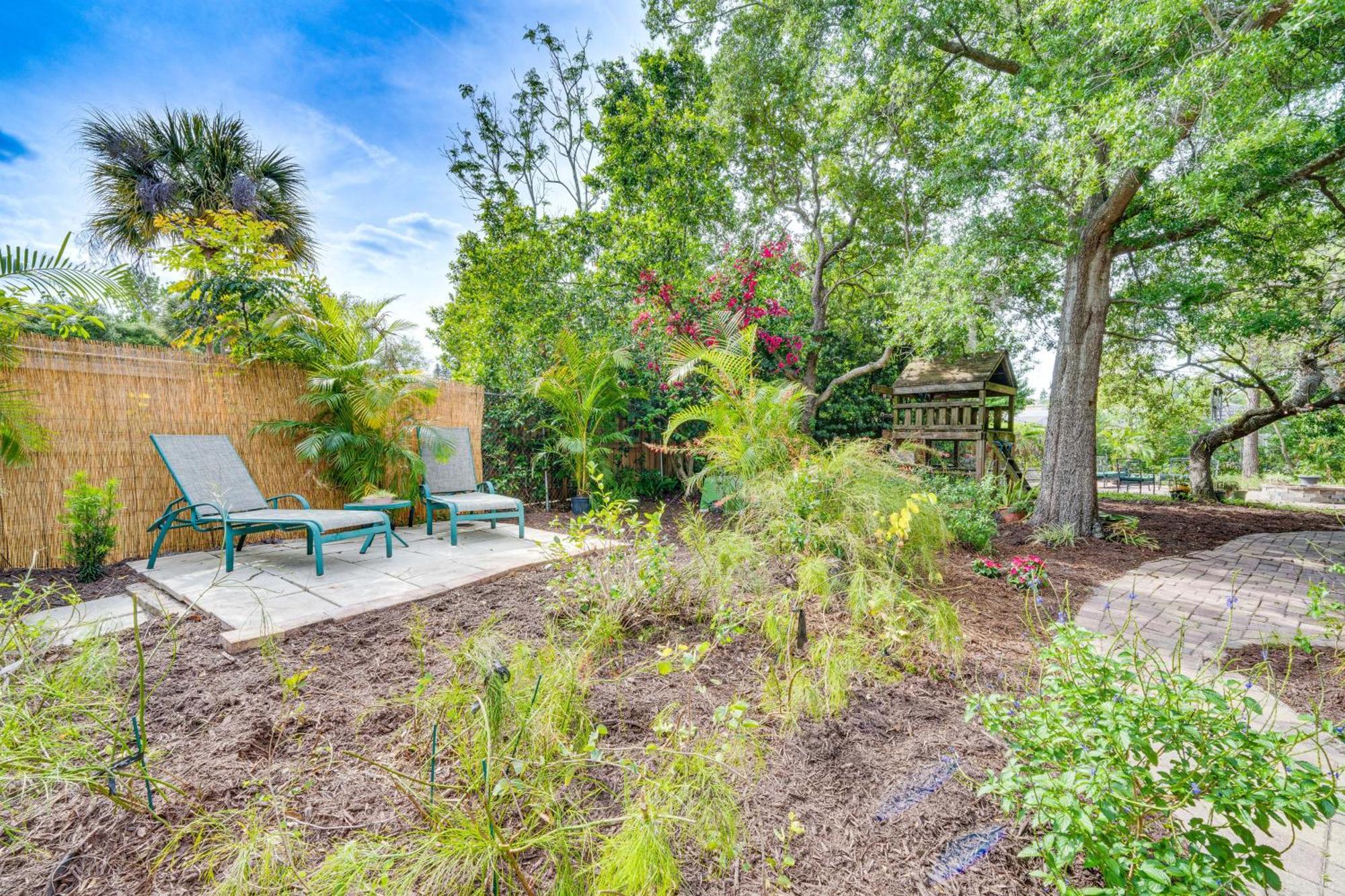 Holiday home Lakeside Getaway - 10 Mi To World!