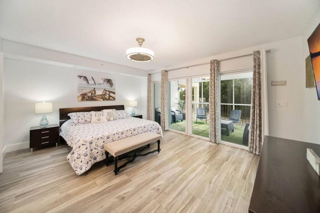Holiday home Vacay Vibes-2 Pools, Beach, Pickleball, Coffee Bar, Food Truck *