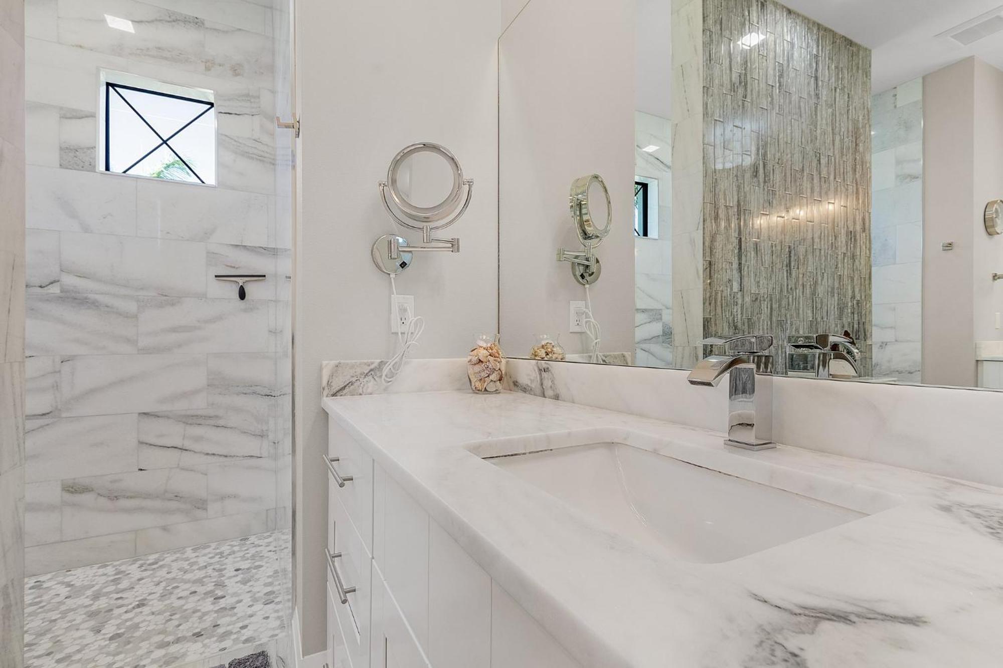 Gulf Access, Putting Green, Outdoor Kitchen, Heated Pool & & More! - Captain's Quarters