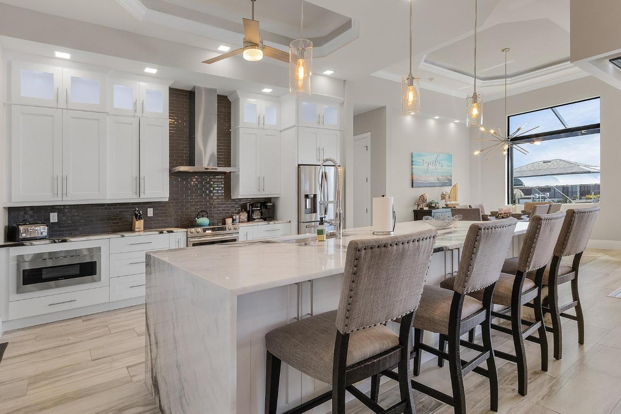 Gulf Access, Putting Green, Outdoor Kitchen, Heated Pool & & More! - Captain's Quarters Matlacha