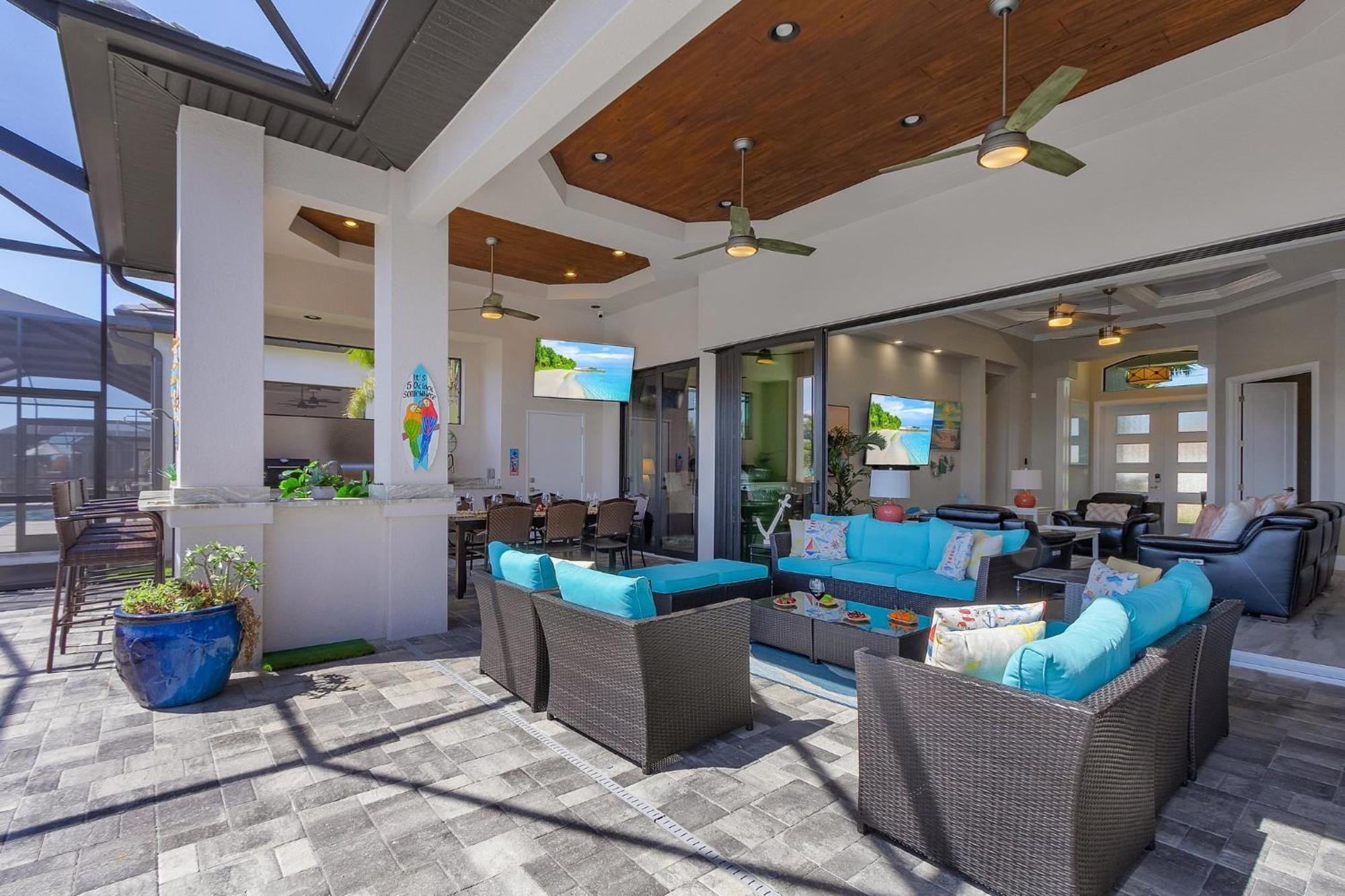 Holiday home Gulf Access, Putting Green, Outdoor Kitchen, Heated Pool & & More! - Captain's Quarters *