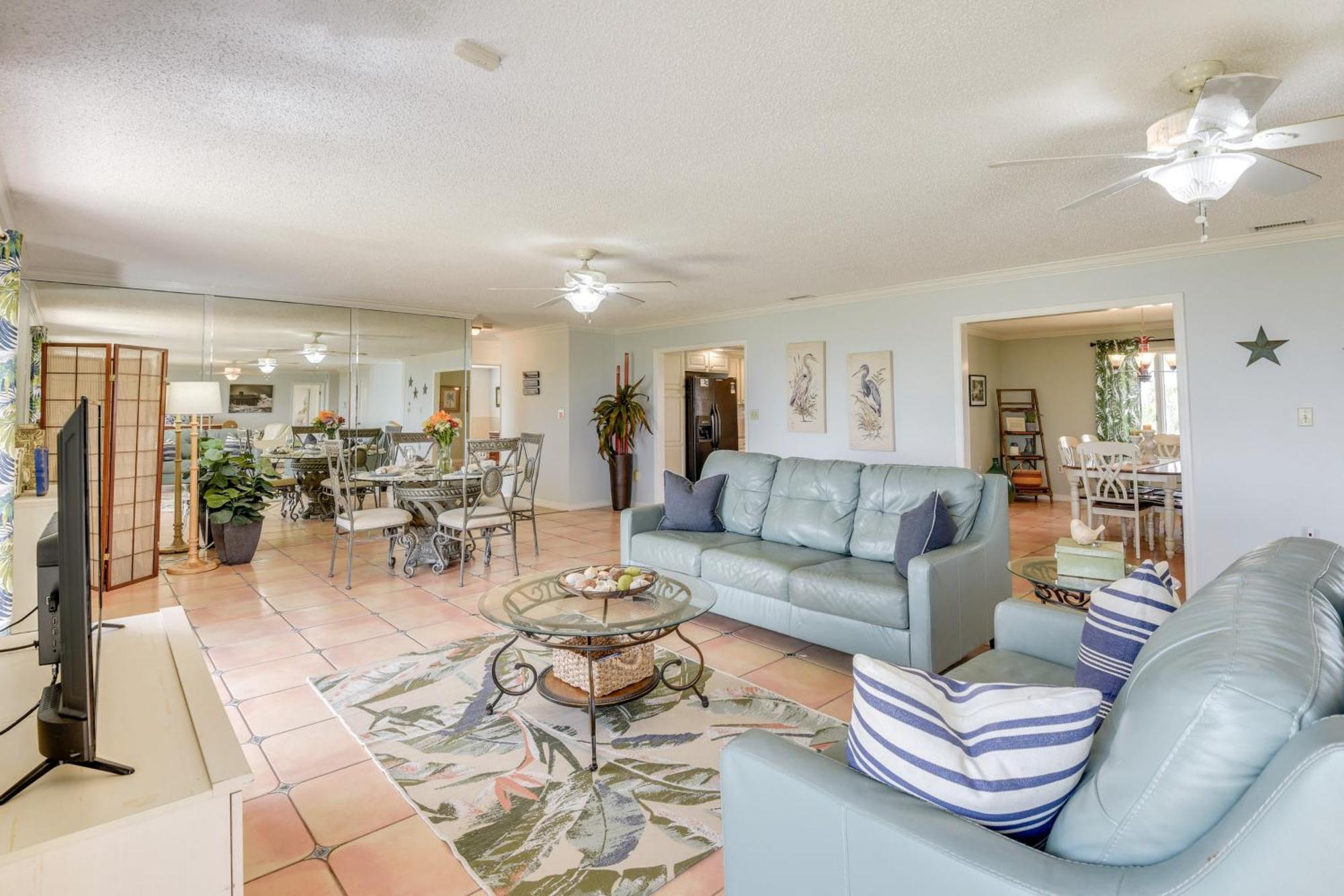 Oceanfront Flagler With Decks And Gas Grill