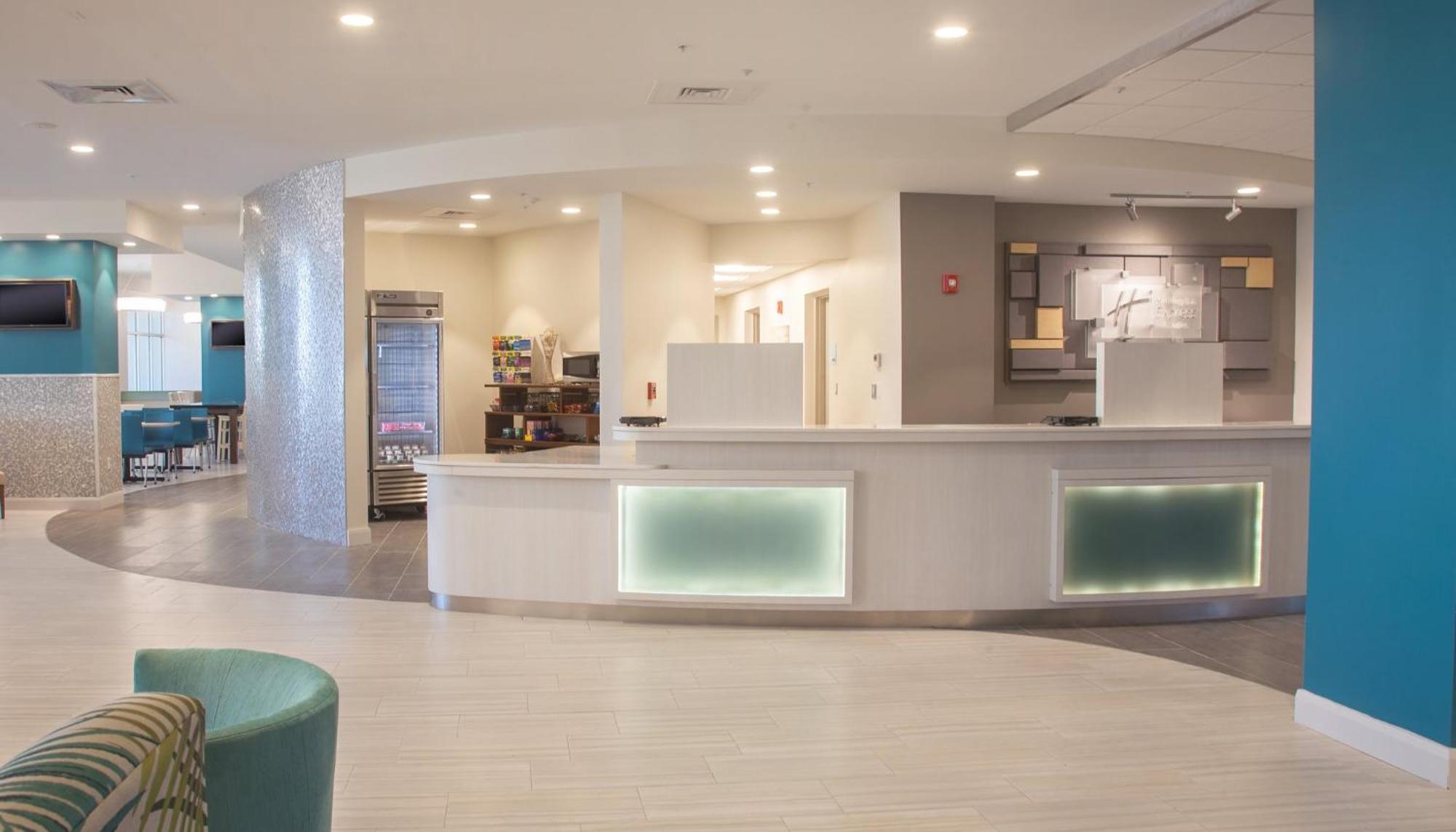 Holiday Inn Express & Suites Panama City Beach Beachfront By Ihg 3* Panama City Beach