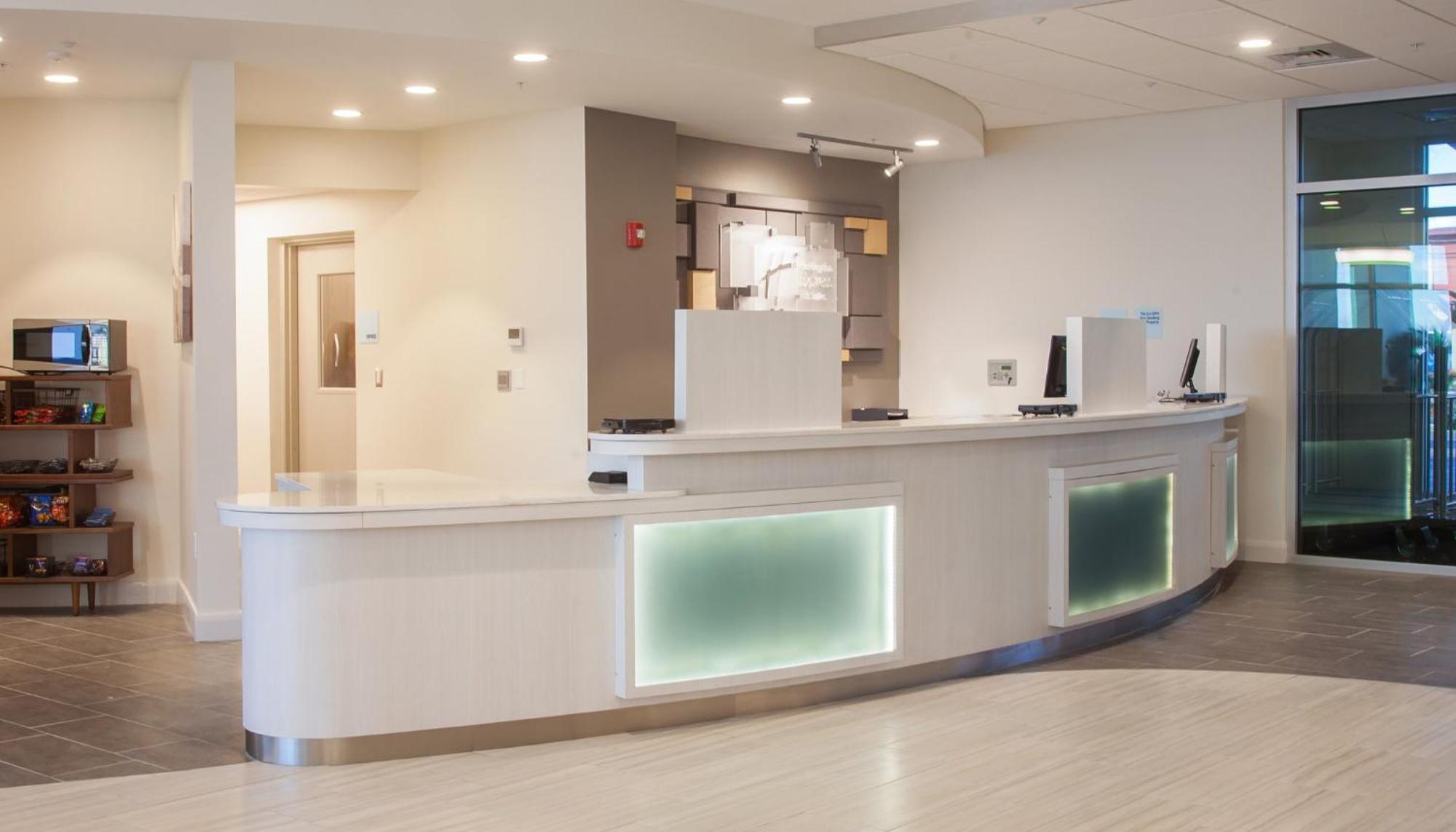 Holiday Inn Express & Suites Panama City Beach Beachfront By Ihg 3* Panama City Beach
