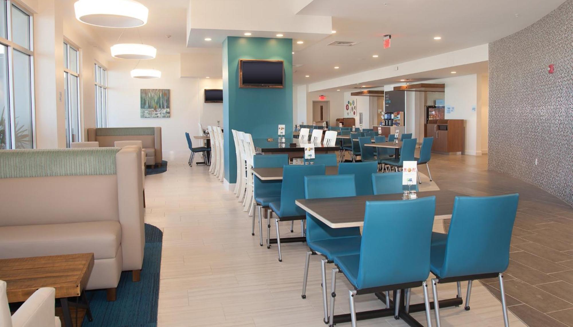 Holiday Inn Express & Suites Panama City Beach Beachfront By Ihg Resort